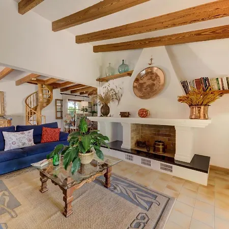 Mit Privatpool Fuer 6 Personen Ca 300 Qm In Alcdia, Mallorca Nordkueste Von Mallorca 別荘